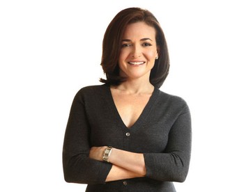 Sheryl Sandberg memegang jabatan sebagai Chief Operating Officer di Facebook. Boleh dibilang, dia adalah tangan kanan sang CEO, Mark Zuckerberg.