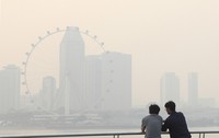 Kabut asap ini menggangu sektor pariwisata Singapura. REUTERS/Rachel Chew.