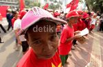Demo BBM, Kantor Jero Wacik Dilempar Tomat