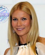 Blouse Berenda Gwyneth Paltrow