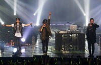 Epik High juga turut tampil. AFP Photo/StarNews.