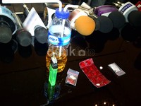 Satu bong alat hisap shabu juga menjadi barang bukti lain.