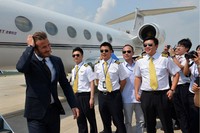    Hari berikutnya (18/6/2013), Beckham tiba di Nanjing. AFP PHOTO.