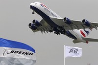 Konsorsium produsen pesawat terbang Eropa, Airbus, mendapatkan pesanan senilai miliaran dolar di ajang prestisius Paris Air Show, Rabu (19/6). REUTERS/Pascal Rossignol.