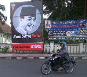 Haul Bung Karno, Baliho Bambang-Said Bertebaran di Blitar