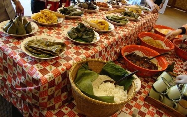 Menyantap Semur Jengkol Plus Nasi Uduk Komplit di Sailendra