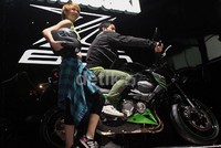 Dengan mengadopsi konsep Naked Bike, motor ini memiliki desain yang compact membuat tampilan Z800 ini lebih agresif dan street fighter.