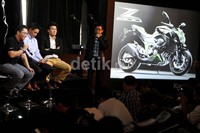 Kawasaki mulai hari ini membuka inden motor ini, sementara distribusi akan dilakukan mulai Agustus mendatang.