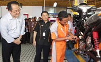 AHM juga mengundang 66 guru dari SMK yang memiliki program keahlian Teknik Speda Motor Honda sebagai pendamping siswa SMK yang menjadi finalis.