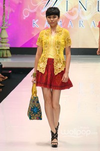 Jakarta, Indonesia - 17 Mei. Arie Goje Lestari. Denpasar Endek. Jakarta Fashion & Food Festival 2013 at Grand Ballroom Harris Hotel. Kelapa Gading. 17 Mei 2013. Jakarta. [Foto: Mohammad Abduh/Wolipop]