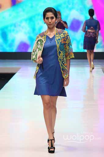 Jakarta, Indonesia - 17 Mei. Putu Anom Sari Kebaya. Denpasar Endek. Jakarta Fashion & Food Festival 2013 at Grand Ballroom Harris Hotel. Kelapa Gading. 17 Mei 2013. Jakarta. [Foto: Mohammad Abduh/Wolipop]