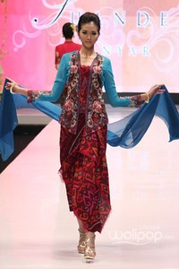 Jakarta, Indonesia - 17 Mei. Juan Dewi Anyar. Denpasar Endek. Jakarta Fashion & Food Festival 2013 at Grand Ballroom Harris Hotel. Kelapa Gading. 17 Mei 2013. Jakarta. [Foto: Mohammad Abduh/Wolipop]