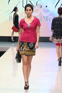 Jakarta, Indonesia - 17 Mei. Niki Putra Niki Sri Embroidery. Denpasar Endek. Jakarta Fashion & Food Festival 2013 at Grand Ballroom Harris Hotel. Kelapa Gading. 17 Mei 2013. Jakarta. [Foto: Mohammad Abduh/Wolipop]