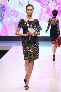 Jakarta, Indonesia - 17 Mei. Niki Putra Niki Sri Embroidery. Denpasar Endek. Jakarta Fashion & Food Festival 2013 at Grand Ballroom Harris Hotel. Kelapa Gading. 17 Mei 2013. Jakarta. [Foto: Mohammad Abduh/Wolipop]