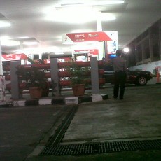 Isi Premium di SPBU Mampang Pakai Jerigen? Tangkap!