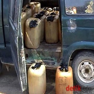 Beli BBM Pakai Jeriken Tak akan Ditangkap Polisi Jika Ada Surat Resmi