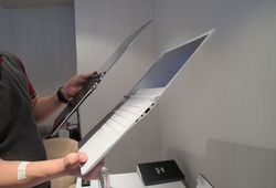 Duet Laptop Super Tipis Samsung Book 9