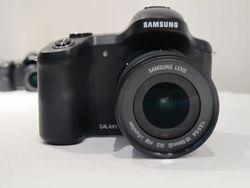 Meneropong Kamera Mirrorless Android Galaxy NX