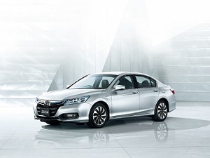 Honda Klaim Accord Hybrid Lebih Irit Dibanding Camry Hybrid