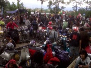 Bumiayu Dibanjiri Vespa