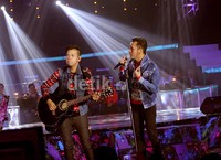 Lagu-lagu dari album lama mereka juga dibawakan secara apik. Ridho/detikHOT.