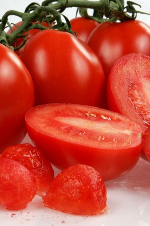Yuk, Kupas Tomat dengan Cara Chef Profesional!
