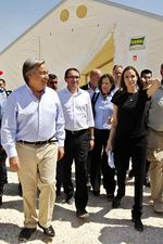 Angelina Jolie Kunjungi Kamp Pengungsi Suriah