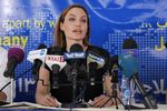 Angelina Jolie Kunjungi Kamp Pengungsi Suriah