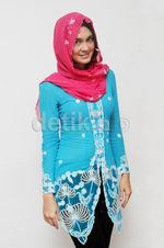 Ketika Luna Maya Berkerudung