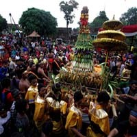 Kirab Agung Bulan Ruwah di Candi Wringin Lawang Majapahit