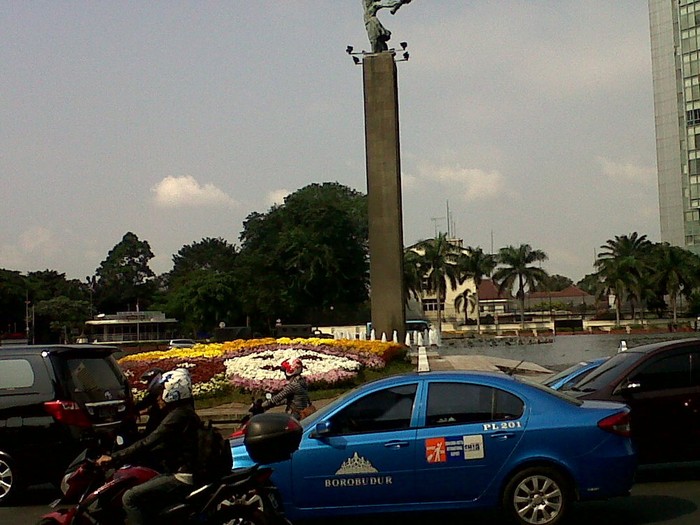 Malam Muda Mudi Siap Digelar, Ruas HI-Thamrin Masih Padat Kendaraan