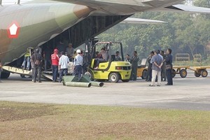 Hujan Buatan untuk Padamkan Kebakaran Lahan, TNI AU Kirim 10 Ton Garam ke Riau