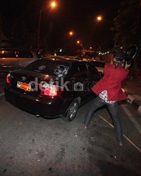 Beruntung sang sopir tidak menjadi korban jiwa.