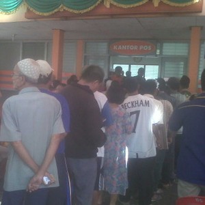 Kasihan, Ibu Penjual Rokok di Mampang Tak Kebagian Balsem Rp 150.000/Bulan
