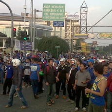Ribuan Bobotoh Turun ke Jalan, Macet Melanda Pasteur