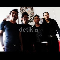 GIGI Ajak Penggemarnya Bernostalgia di Java RockinLand 2013