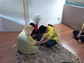 Sebelum Nyoblos, Cawalkot Ridwan Kamil Sungkem ke Ibu