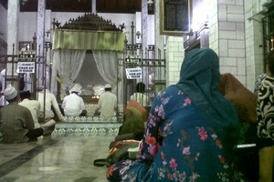 Wisata Religi 5 Wali di Jatim Diminati Turis Mancanegara