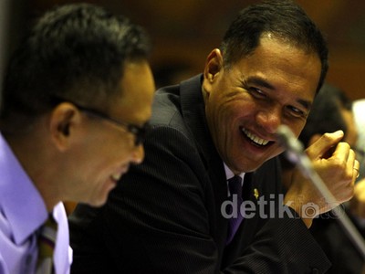 Komisi VI-Gita Wirjawan Bahas RUU Perdagangan