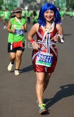 Kostum Unik Peserta Lomba Lari