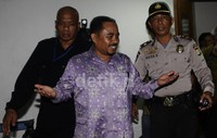 Ia tampak menjawab pertanyaan wartawan. Lamhot Aritonang/detikFoto.