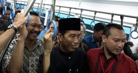     Pameran Monorel 2013 digelar di halaman Monumen Nasional (Monas). (Heru Susanto) Gubernur Dki Jakarta JokoWidodo didampingi oleh Dirut Jakarta Monorail Banyu Biru Djarot (kanan).