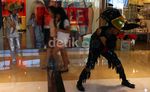 Pemain Timun Mas Hibur Pengunjung Mall