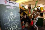 Pemain Timun Mas Hibur Pengunjung Mall