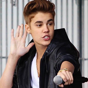 Putus Cinta dari Selena Membuat Justin Bieber Bercinta dengan Banyak Wanita?