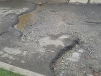 Jalan Rusak Menuju Dutabumi 3 Bekasi