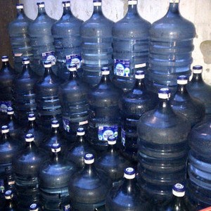 Air Minum Kemasan Dilarang Pakai Truk Besar, Pasokan Air Galon Bakal Langka