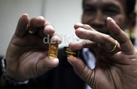 Hingga akhir tahun 2013, Pegadaian menargetkan penjualan emas bisa tembus hingga 4 ton.
