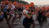 1.347 atlet dari berbagai negara ikut berpartisipasi dalam BIZNET Bali International Triathlon 2013 yang digelar di kawasan Jimbaran, Minggu (23/6/2013).