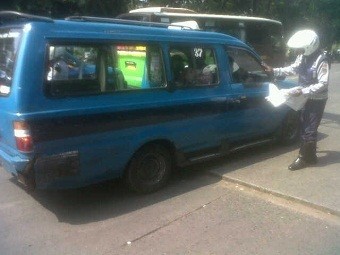 Naikkan Tarif Angkot Sepihak, Ini Alasan Sopir